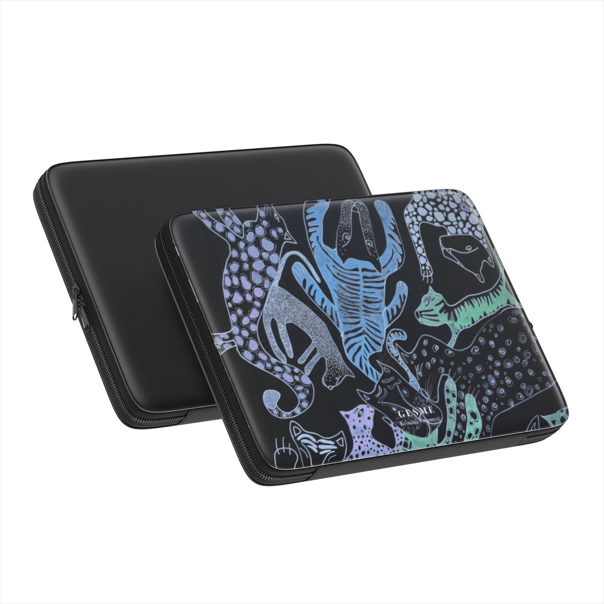 Šokančios Lyg Tai Katės, Lyg Ne Katės Premium Laptop Sleeve