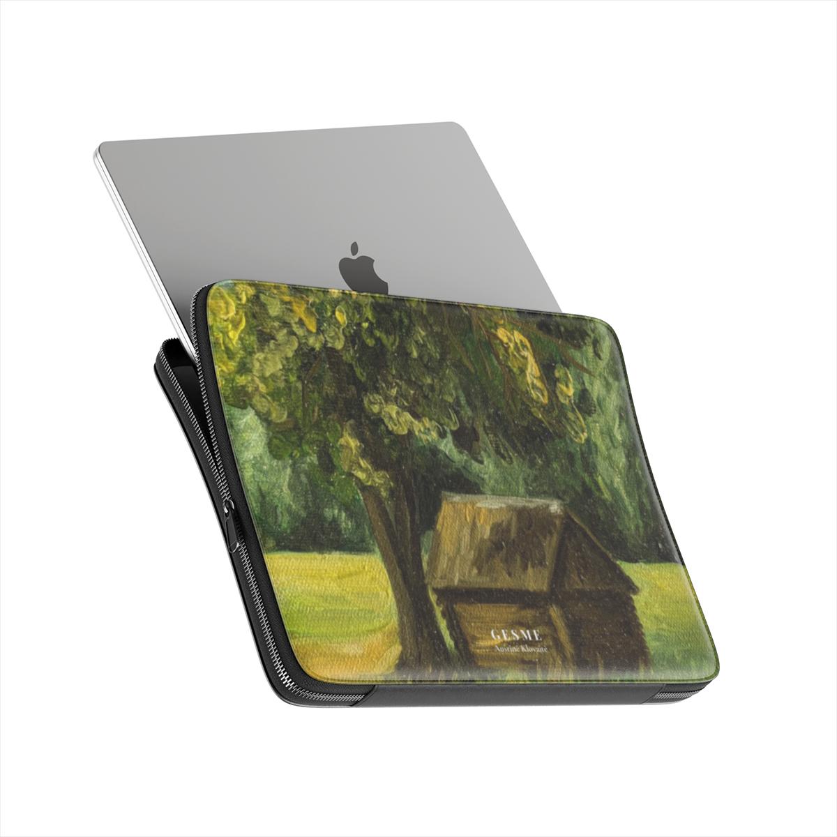 Po Medžiu Patogu Premium Laptop Sleeve